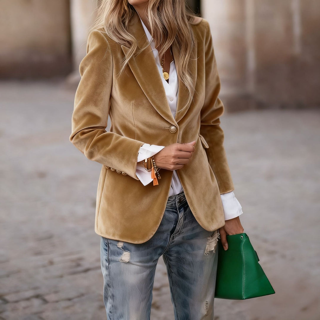 Dame Elegant Fløyelsblazer med Skreddersydd Passform og Gullknapper Skjora