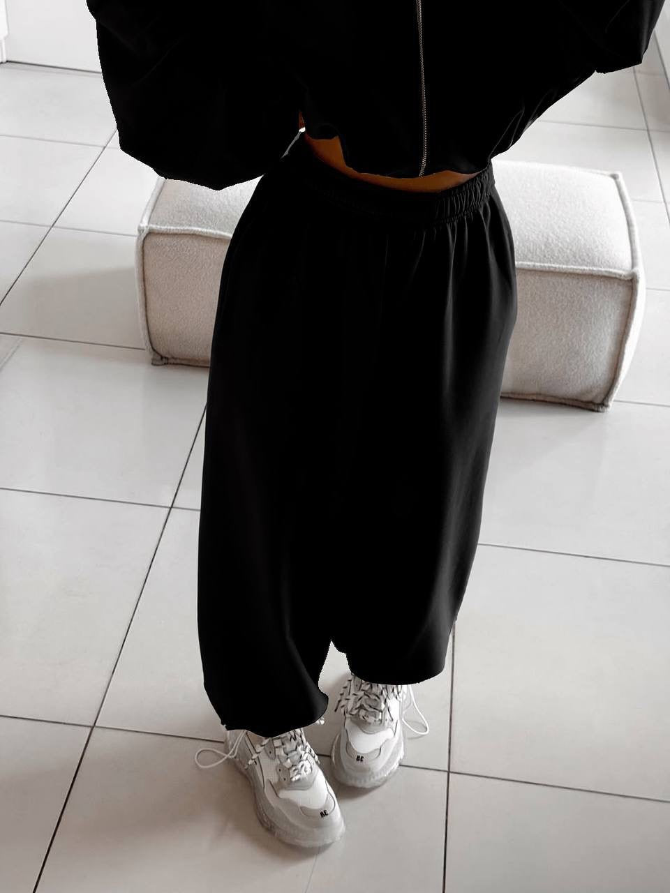 Kvinneløs Cropped Fleece Jakke og Løse Bukser Sett Skjora