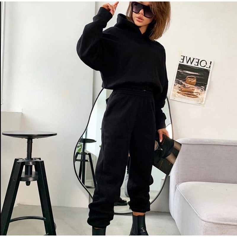 Kvinnenes stilige sweatshirt-outfit med en koselig passform og praktiske lommer Skjora