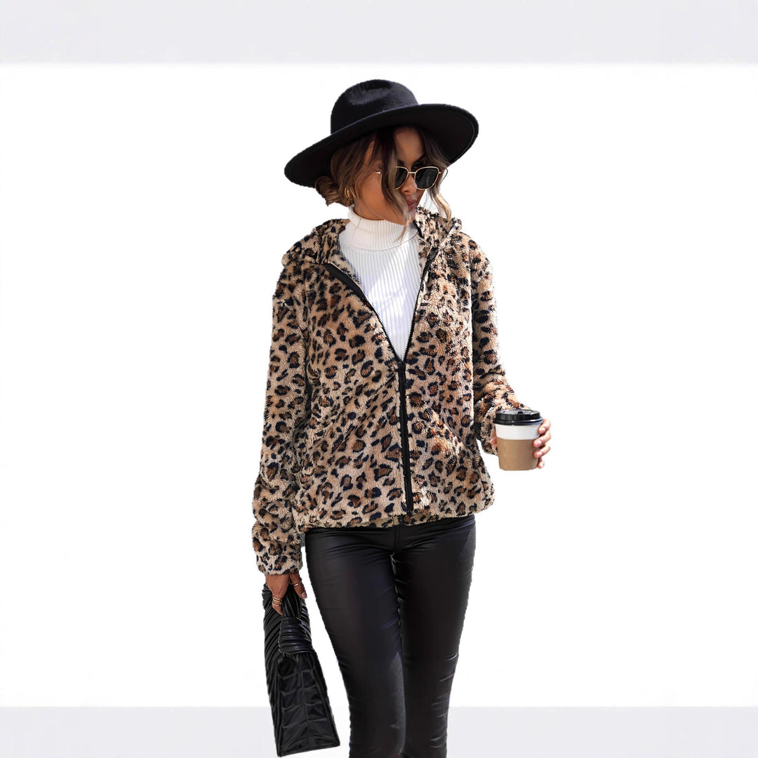 Dames fleecejakke med leopardmønster og praktisk glidelås Skjora