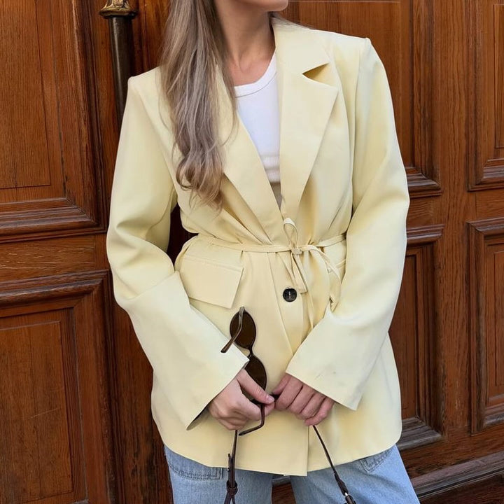Dames trendy oversized blazerjakke med midjebelte Skjora