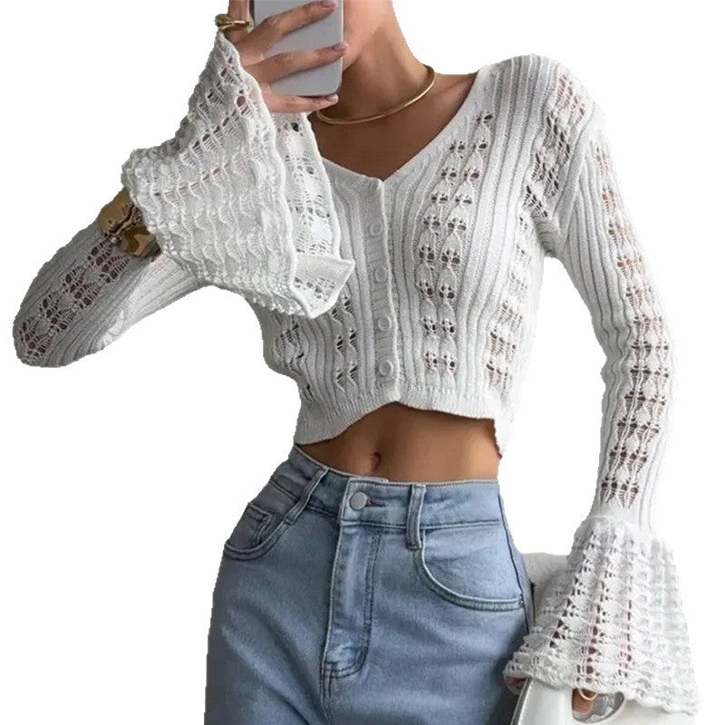 Damen Strickjacke im filigranen Design mit herzförmigen Ausschnitten Skjora