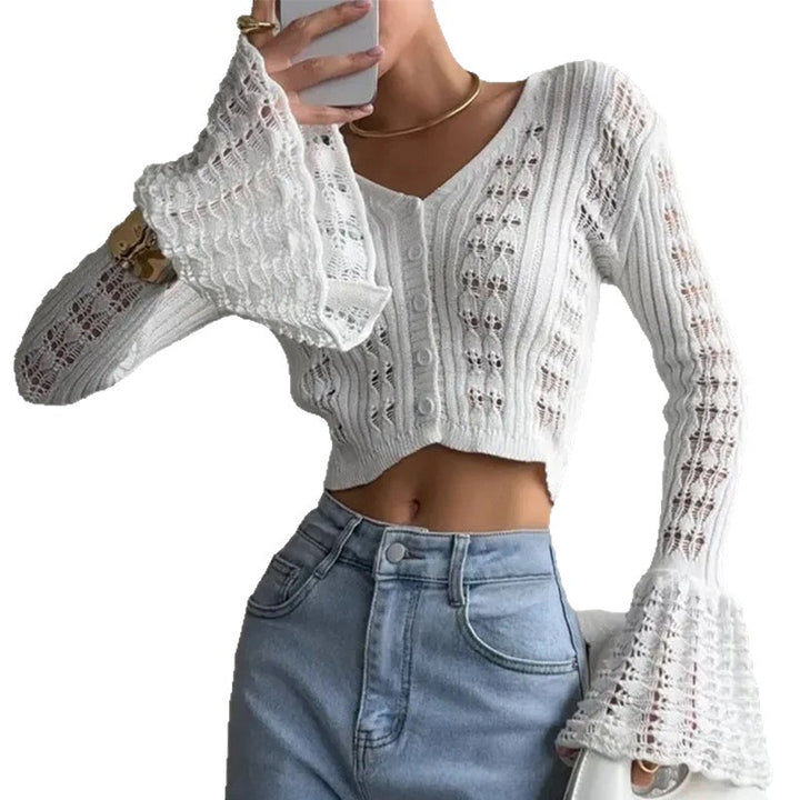 Damen Strickjacke im filigranen Design mit herzförmigen Ausschnitten Skjora