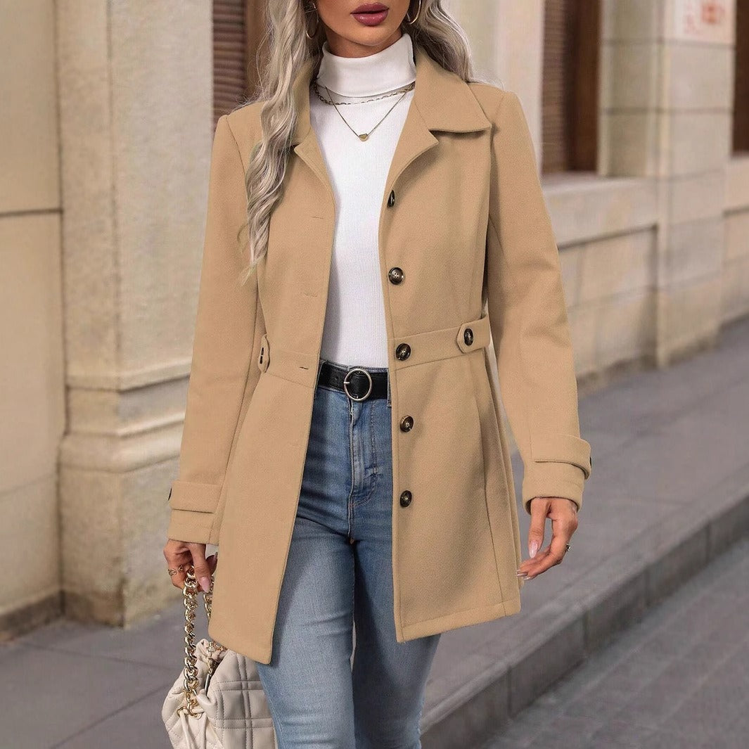 Klassisk trench coat for kvinner med belte Skjora