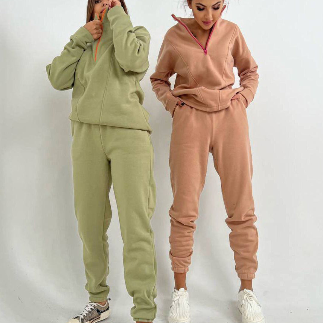 Women's sporty fleece loungewear set with practical zip Skjora