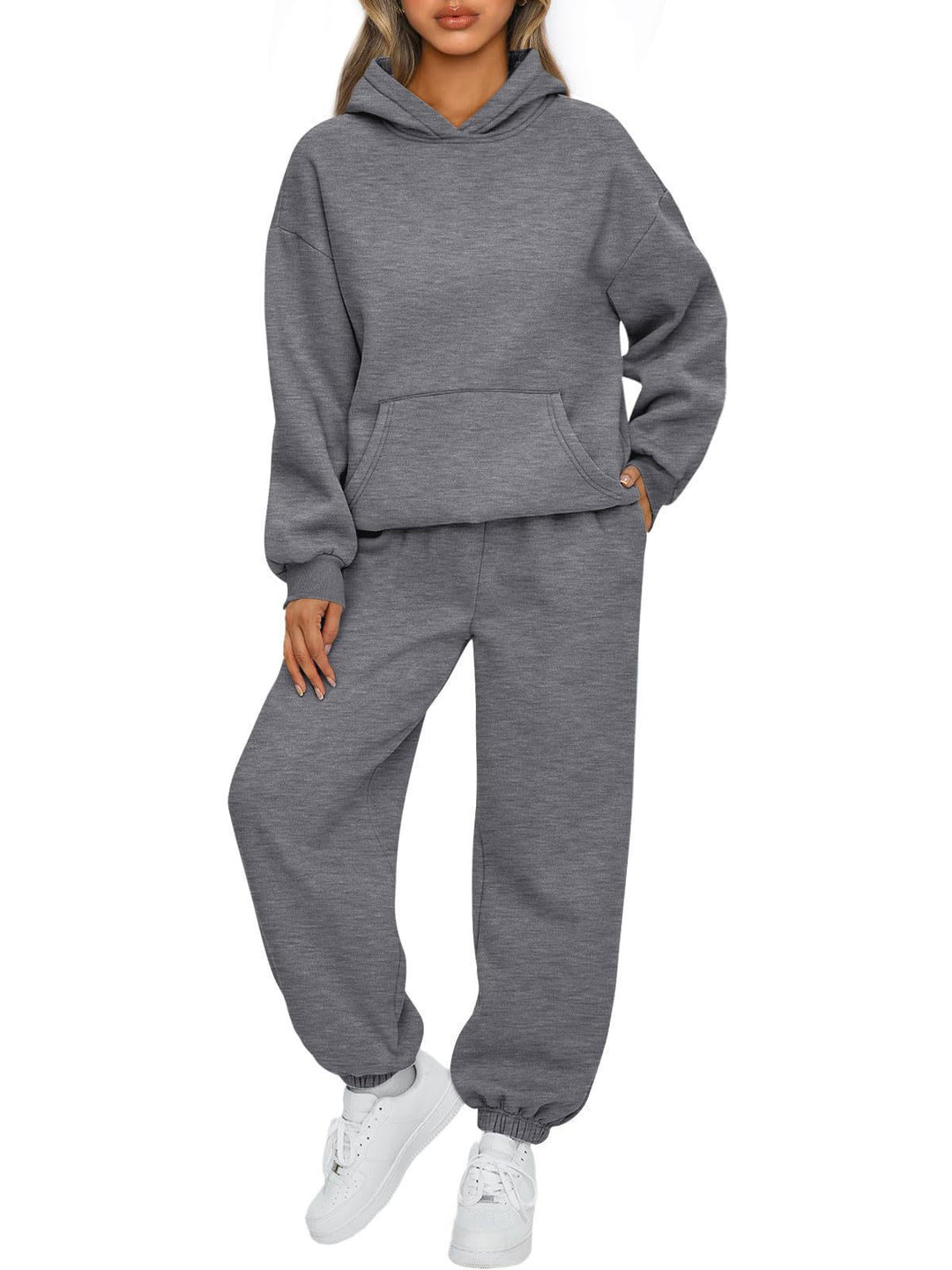 Dame Komfortabel Hettegensere Suit Laget av Mykt Sweatstoff Skjora