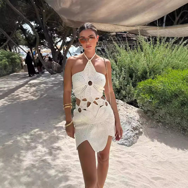 Dame hekledress med cut-outs og blomsterdesign Skjora