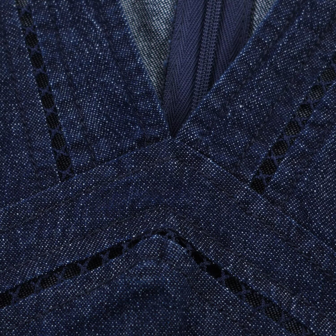 Dame Denim Maxikjole med elegant V-hals og figurskapende silhuett Skjora