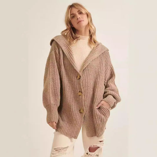 Dame chunky strikk cardigan med moderne klaffekrave og dekorative knapper Skjora