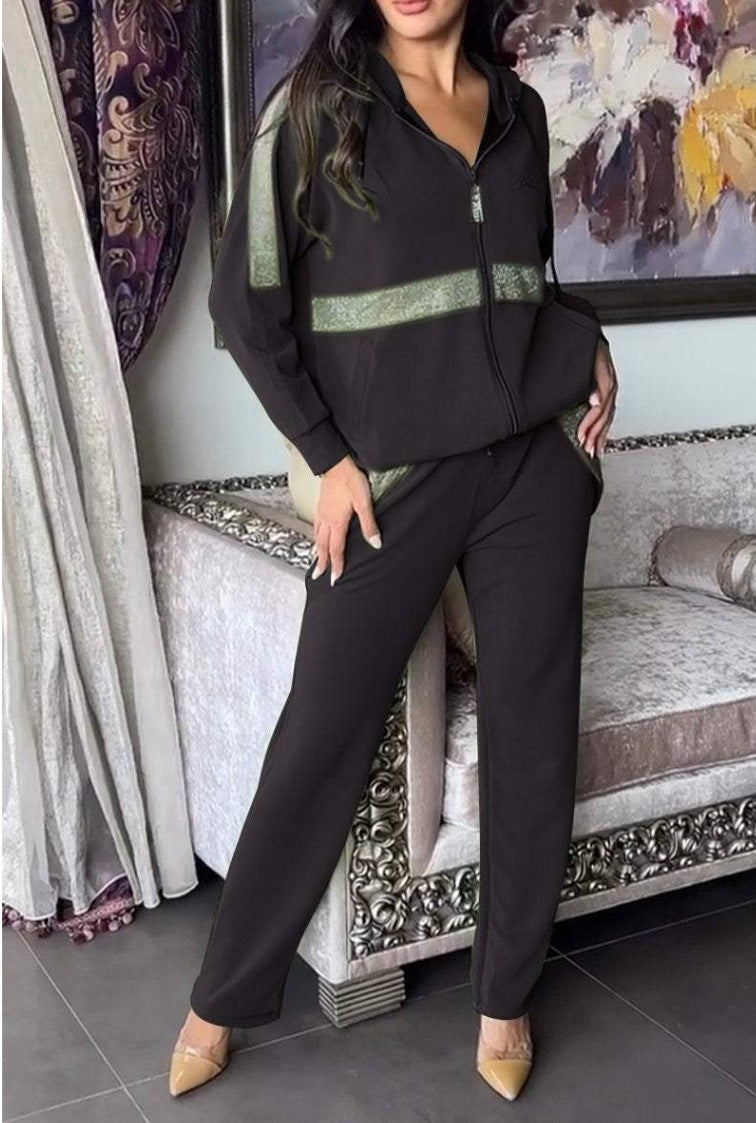 Women's relaxed tracksuit set with a stylish cut and practical pockets Skjora
