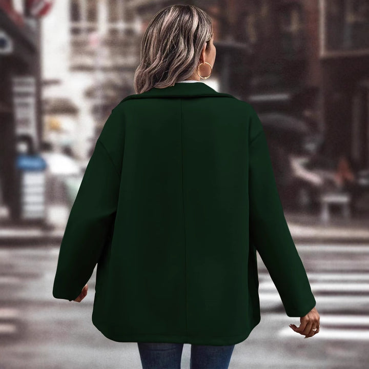 Damer fashionable oversized jakke med knappdetaljer og praktiske lommer Skjora