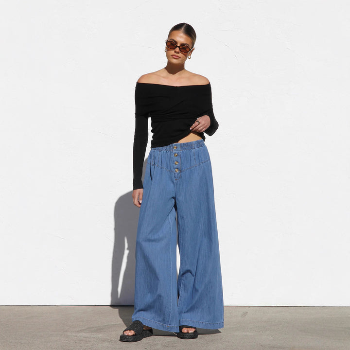 Damer brede denim hotpants med elastisk liv og knappedetaljer Skjora