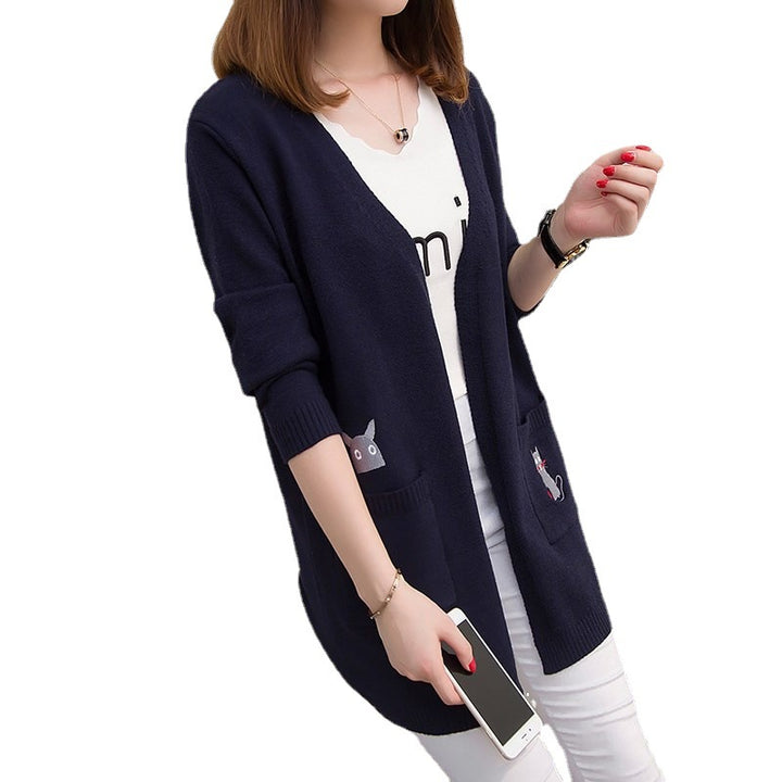 Dame cardigan med leken kattemotiv og dype lommer Skjora