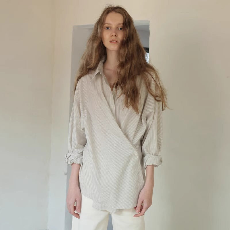 Kvinnes Asymmetrisk Skjorte Bluse med Elegant Innviklet Utseende Skjora