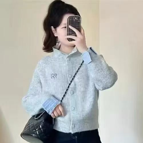 Kvinner Fashionable Cardigan med edle knappdetaljer Skjora