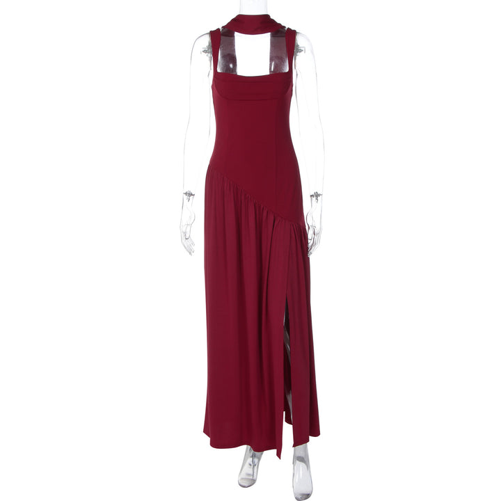 Damer Elegant aftenkjole med asymmetrisk snitt og dyp splitt Skjora