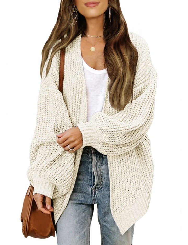 Kvinne chunky strikket cardigan med en avslappet passform og senkede skuldre Skjora