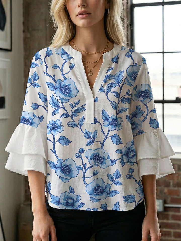 Damebluse med vakker blomstermønster Skjora