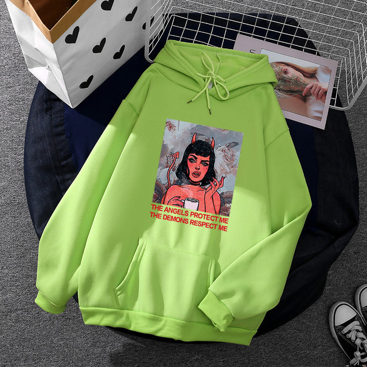 Kvinnehettegenser med kreativ grafisk trykk Skjora