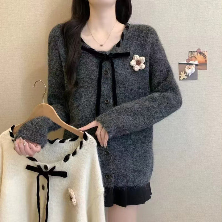 Kvinnes Cozy Cardigan med Fasionabel Krage og Knapper Detaljer Skjora