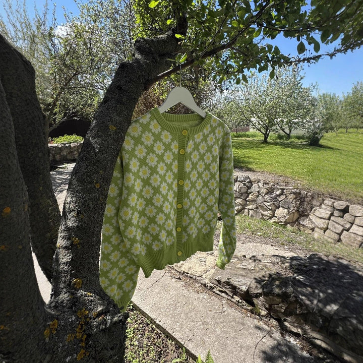 Dame cardigan med blomstermønster og fargerike knapper Skjora