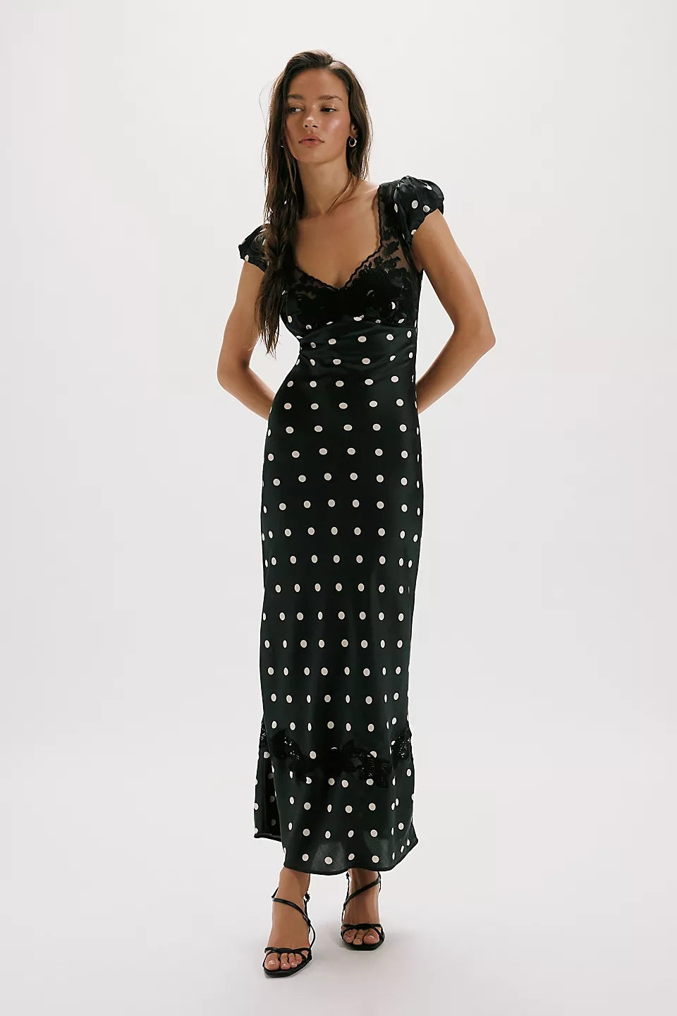 Damen Elegantes Maxikleid mit Polka-Dots und romantischem Rückenausschnitt Skjora