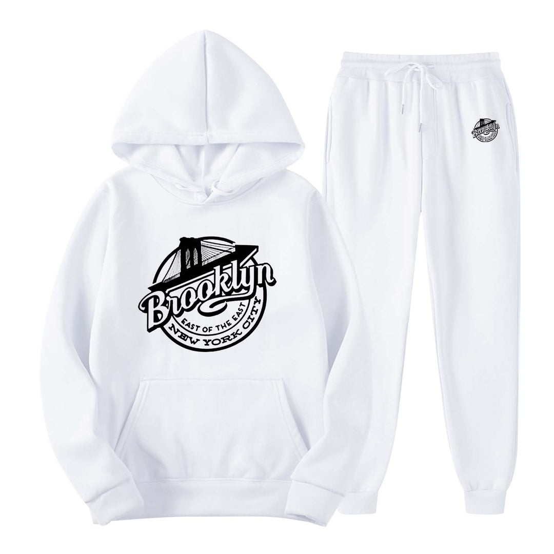 Kvinnes avslappende sweat suit med stilfull Brooklyn trykk Skjora