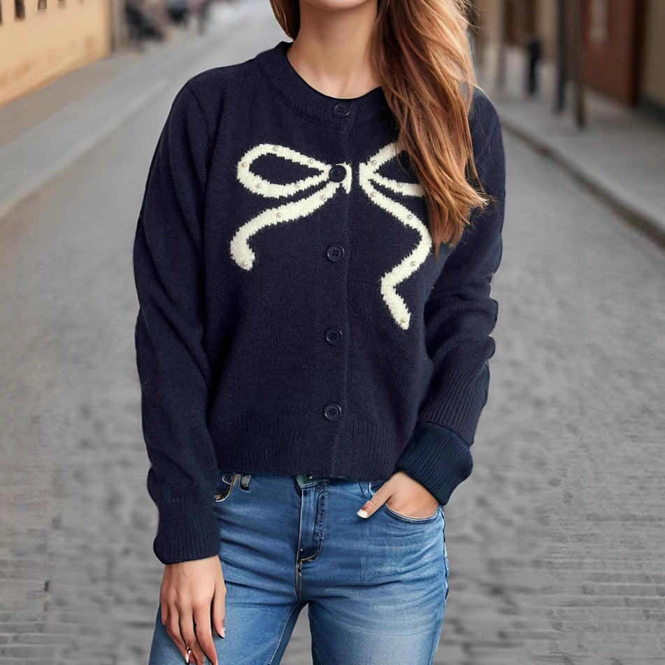 Kvinners koselige cardigan med bue-motiv Skjora