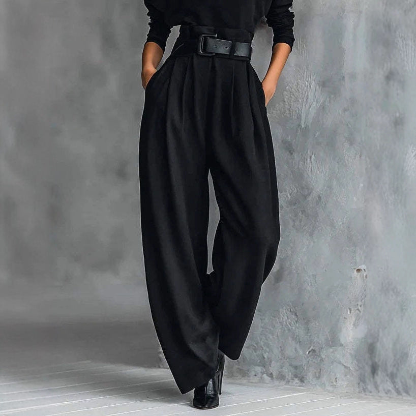 Kvinne bruks jumpsuit med høy krage og midjebelte Skjora
