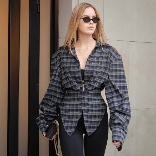 Kvinne Oversized Skjorte Bluse med Asymmetrisk Kant og Oversized Ermer Skjora