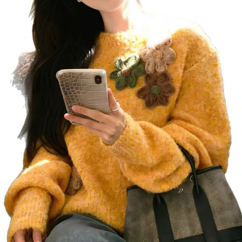 Kvinnens koselige genser med blomstrete 3D-design Skjora