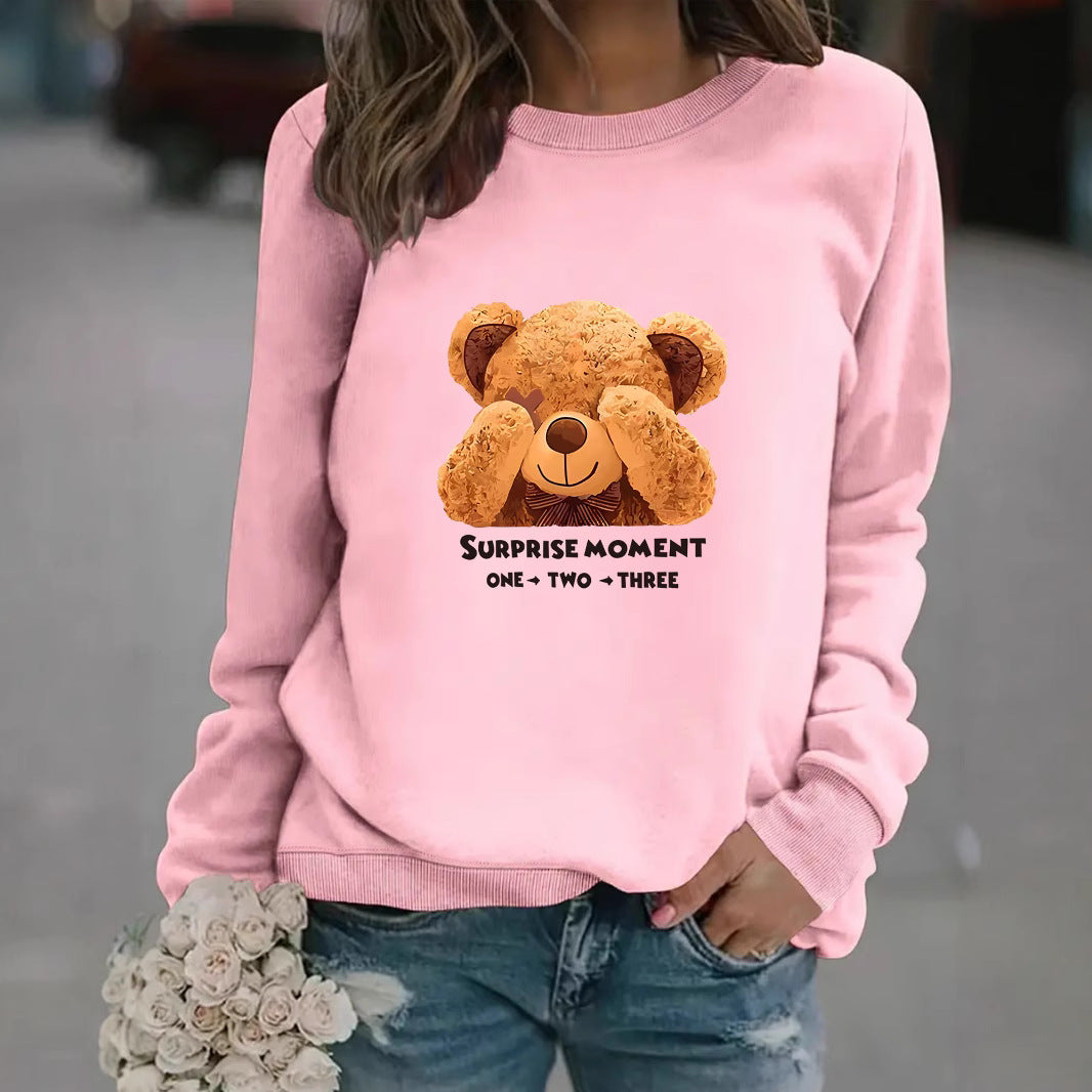 Kvinne sweatshirt med søtt bjørnedesign og moderne tekst Skjora