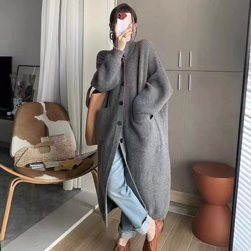 Kvinnens chunky strikk cardigan med knappeåpning og dype lommer Skjora