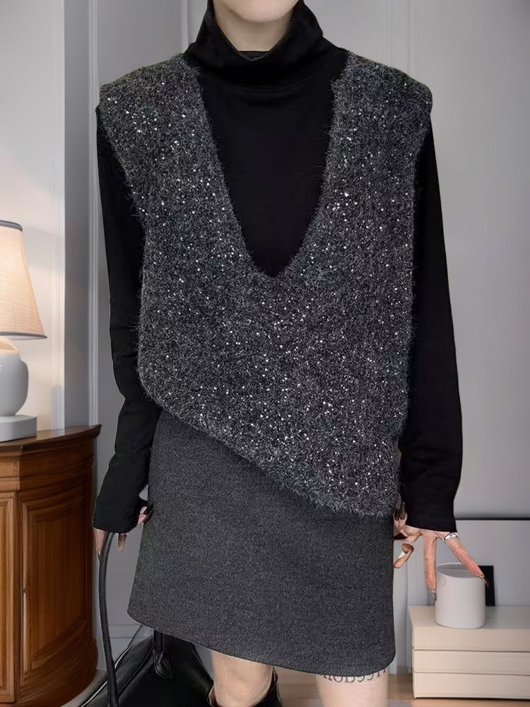 Kvinnenes fashionable strikket vest med dyp V-hals og kreativ kutt Skjora