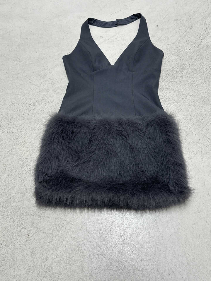 Damer elegant kveldskjole med fôret pelsdetalj Skjora