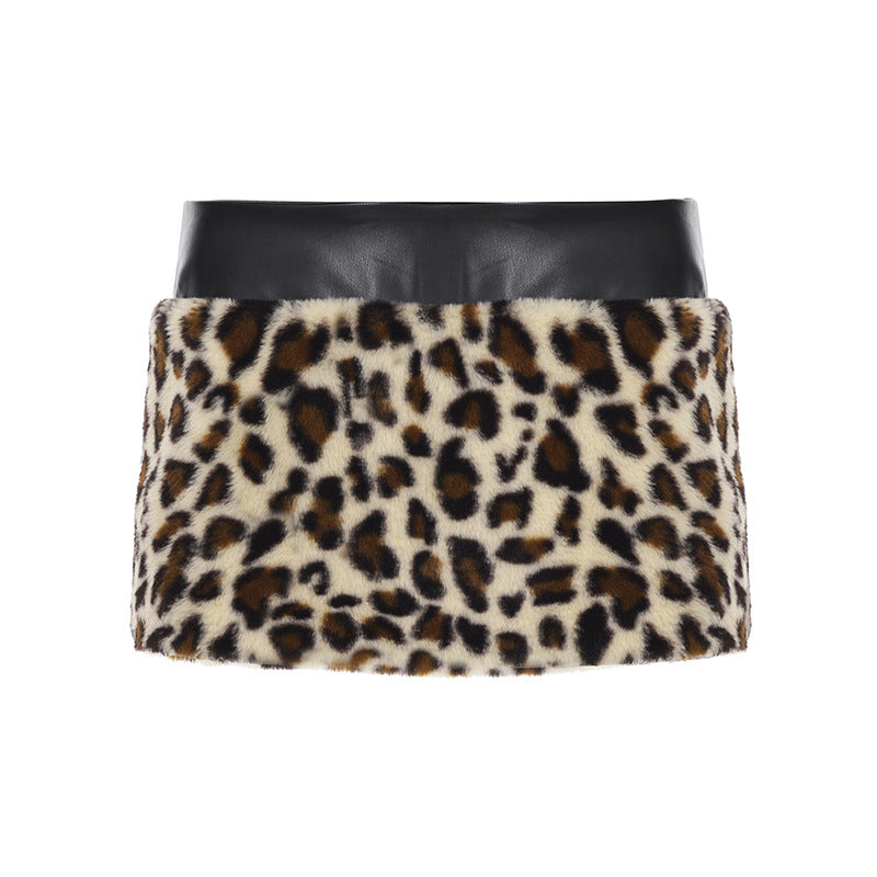 Dame topper og skjørtsett med leopardmønster og kunstlærdetaljer Skjora
