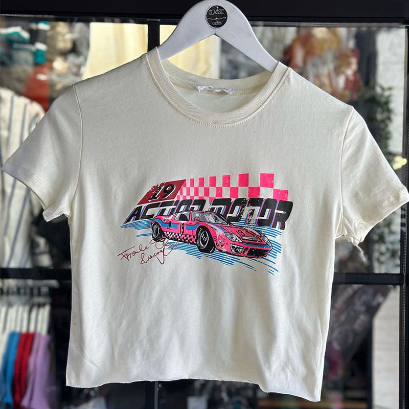 Dame cropped T-shirt med kreativt trykk og komfortabel rund halsutskjæring Skjora