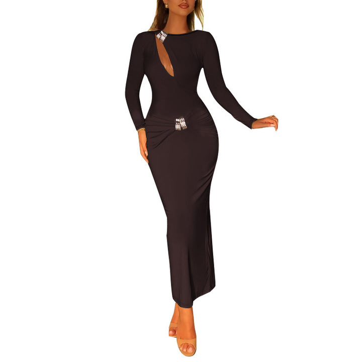 Dame Elegant maxi kjole med elegant innviklet design og funkende applikasjoner Skjora