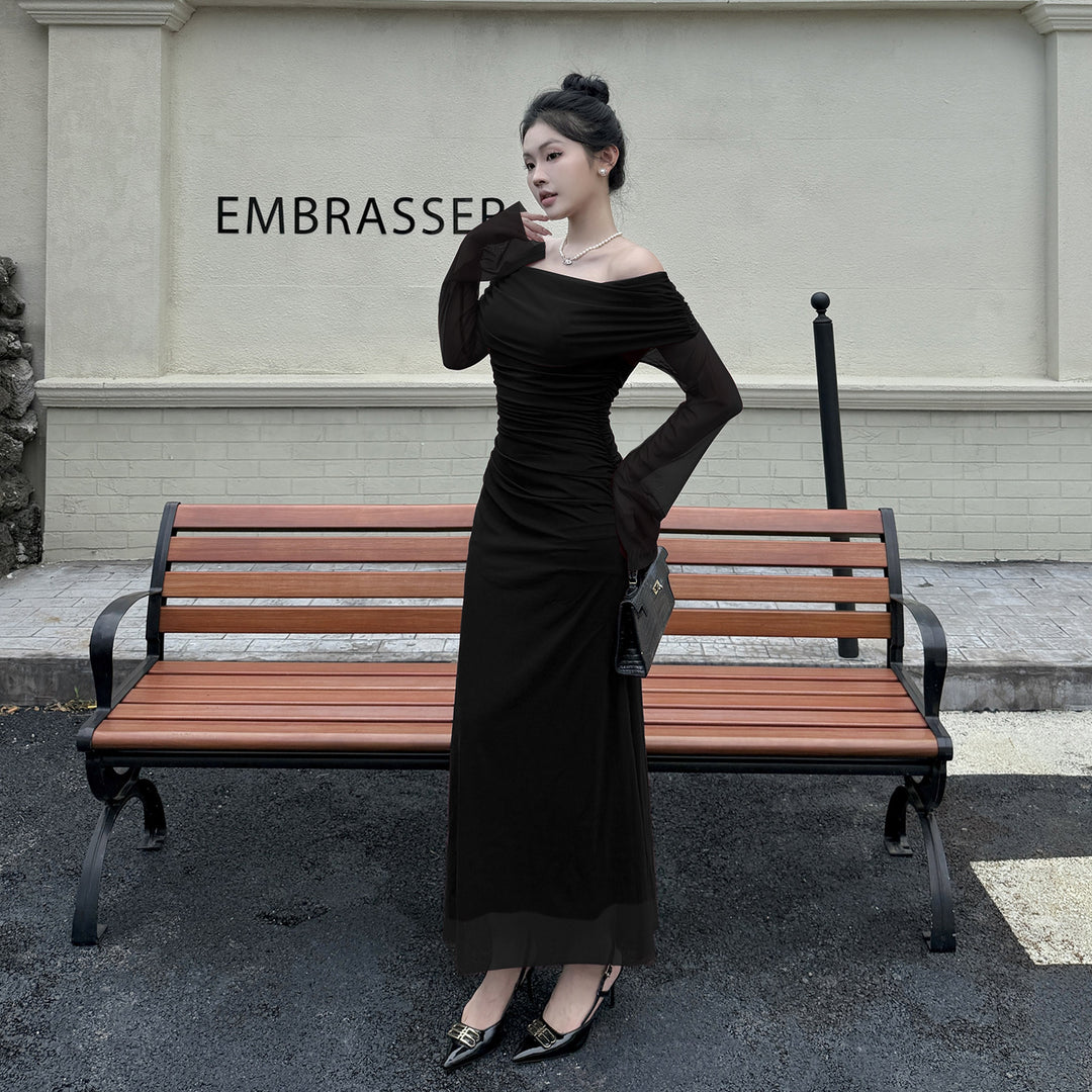 Kvinners Off-Shoulder Kvelds Kjole med Rynket Design og Lange Ermer Skjora