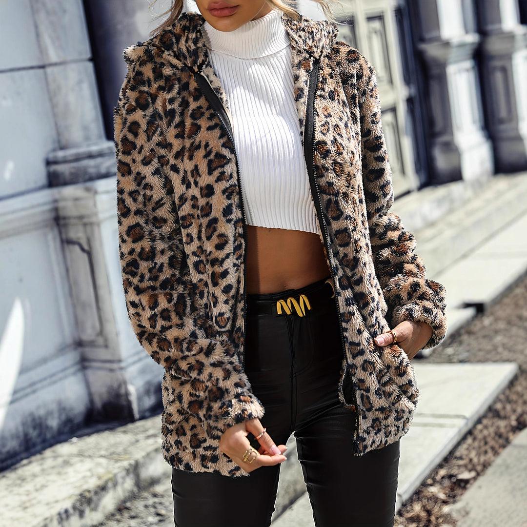 Dames fleecejakke med leopardmønster og praktisk glidelås Skjora