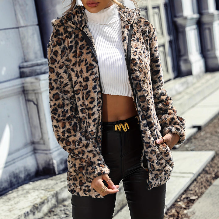 Dames fleecejakke med leopardmønster og praktisk glidelås Skjora