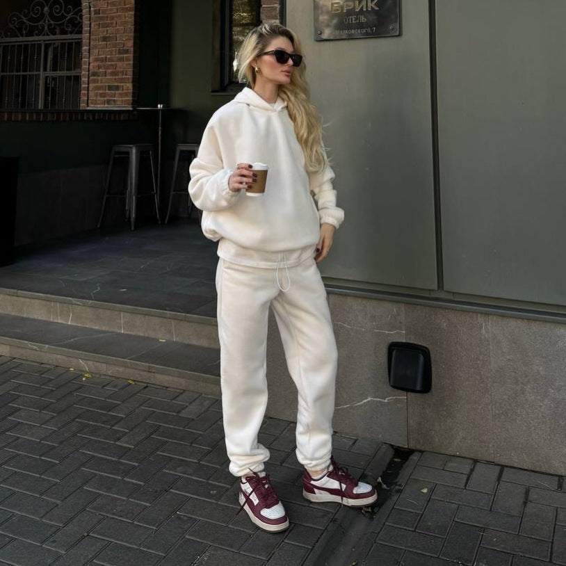 Kvinnens koselige fleece treningsdress med høye mansjetter og praktiske lommer Skjora