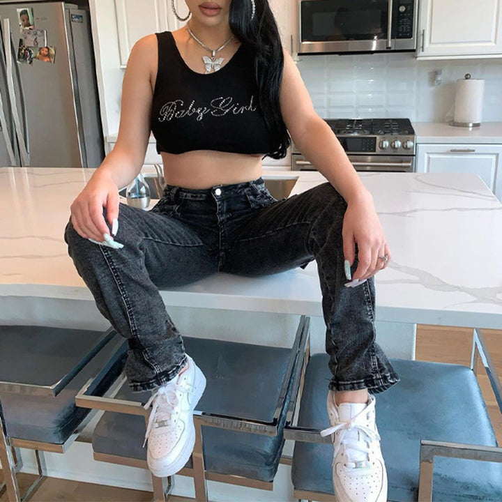 Dame Crop-Top med glitrende tekst og trendy snitt Skjora