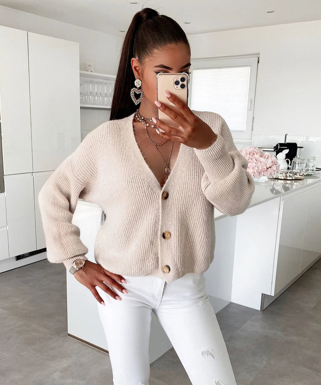 Kvinneens koselige cardigan med store knapper og løse ermer Skjora