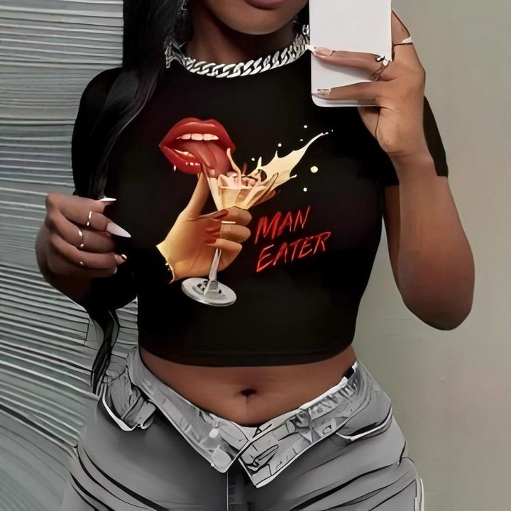 Dame Crop-Top med kunstnerisk statement-trykk Skjora