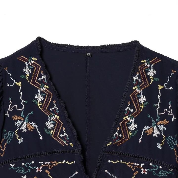 Damer kort bluse med plass til elegante bånd Skjora