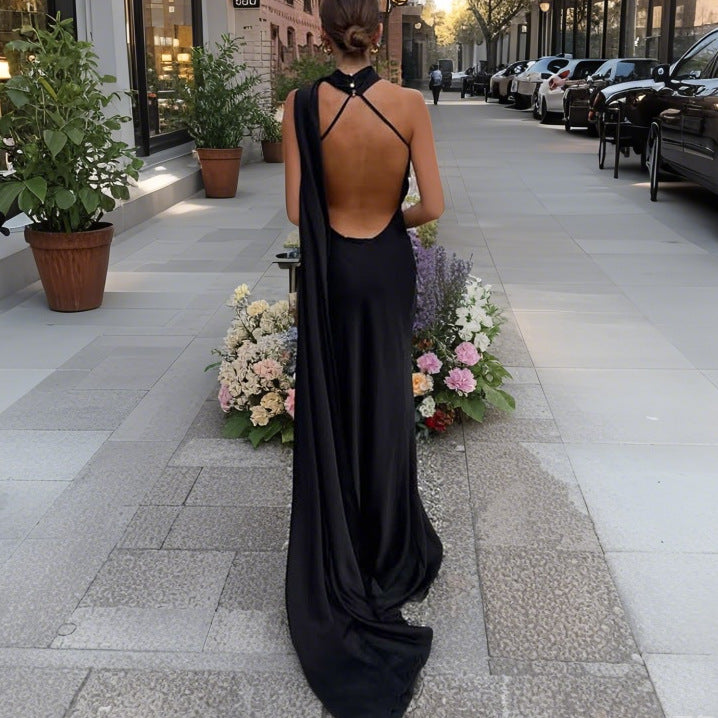 Damer elegant aftenkjole med asymmetrisk snitt og imponerende drapering Skjora