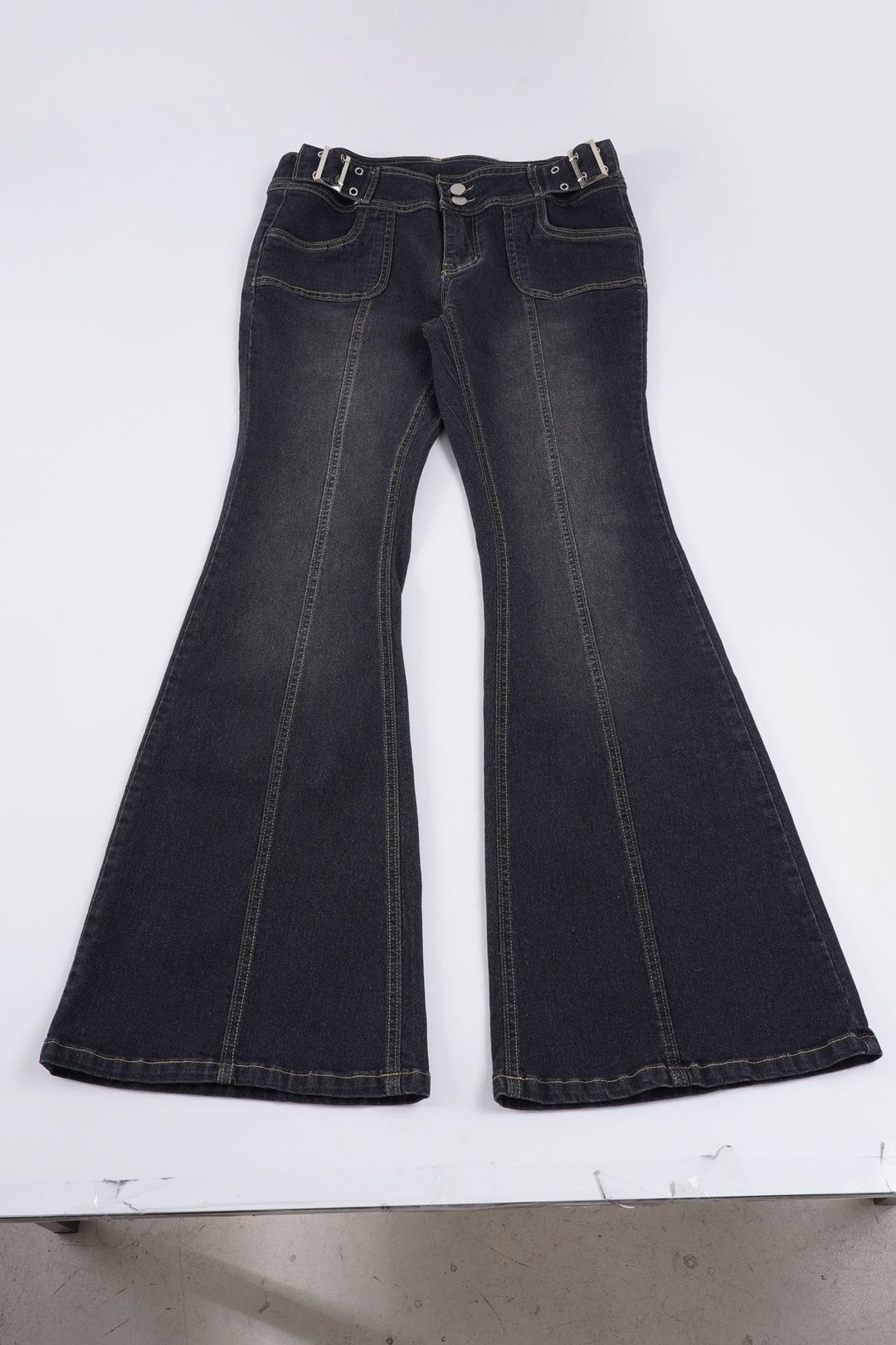Dame Flared Jeans med moteriktige stikninger og justerbar midje Skjora