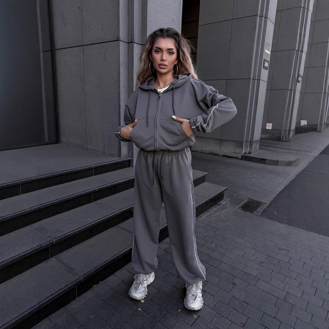 Damer sporty loungewear-set med hette og vide bukser Skjora
