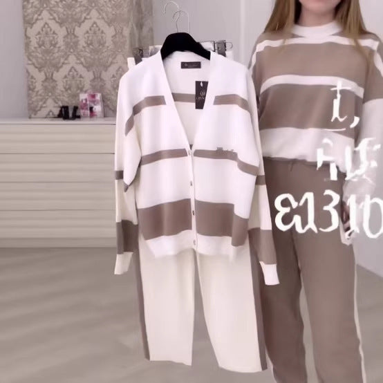Kvinne Elegant Loungewear Sett med Knapp Front og Stripete Detaljer Skjora